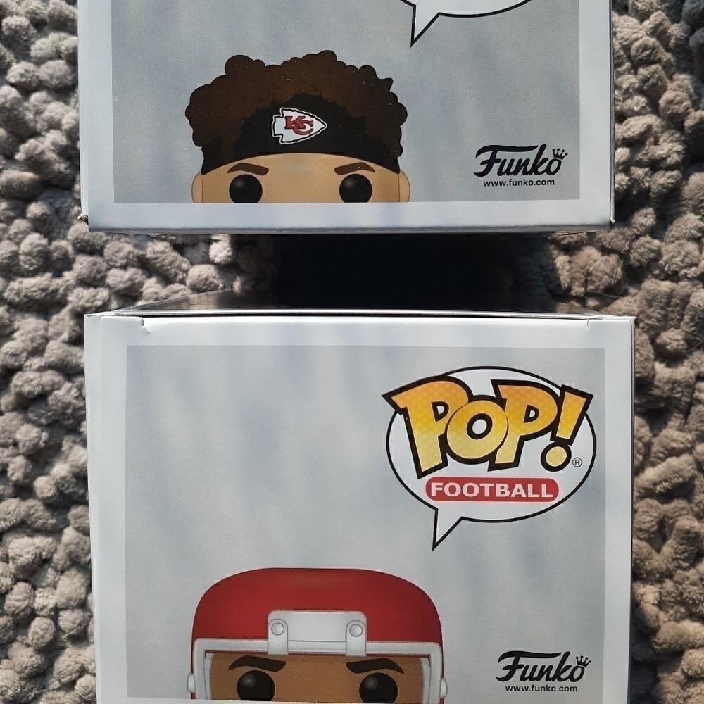 Patrick Mahomes Funko Pops (Lot of 2) - Picture 2 of 6